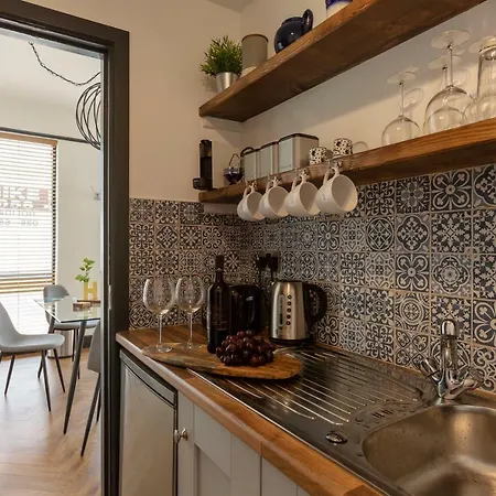 @ 32 Apartment *