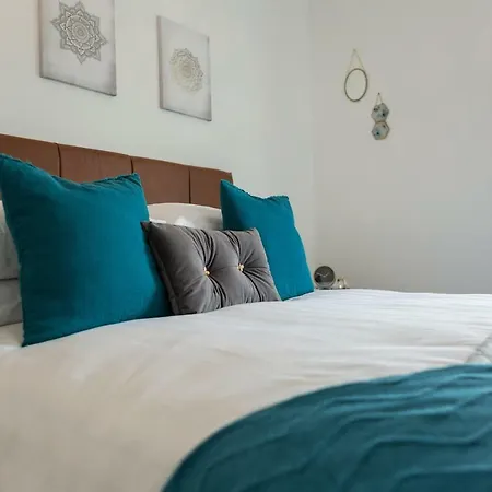 @ 32 Apartment